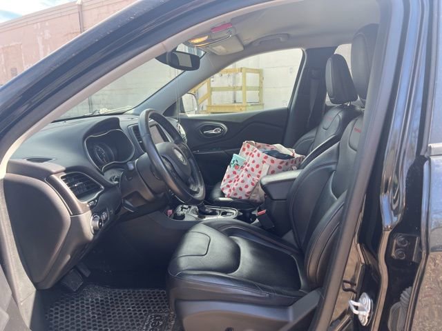 Used 2019 Jeep Cherokee Trailhawk image 28