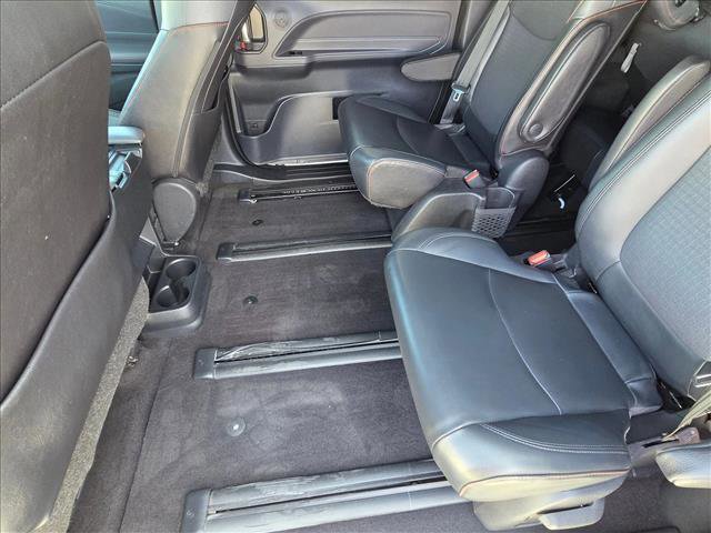 Used 2021 Toyota Sienna XSE w/ XSE Plus Package FWD image 18