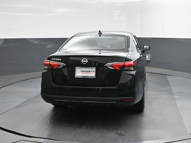 Used 2025 Nissan Versa SV image 8