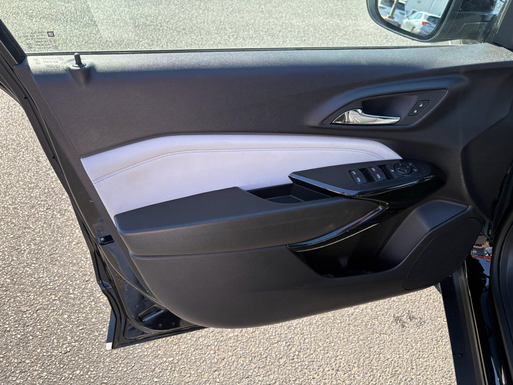 New 2026 Chevrolet Trax LT w/ Midnight Edition image 8