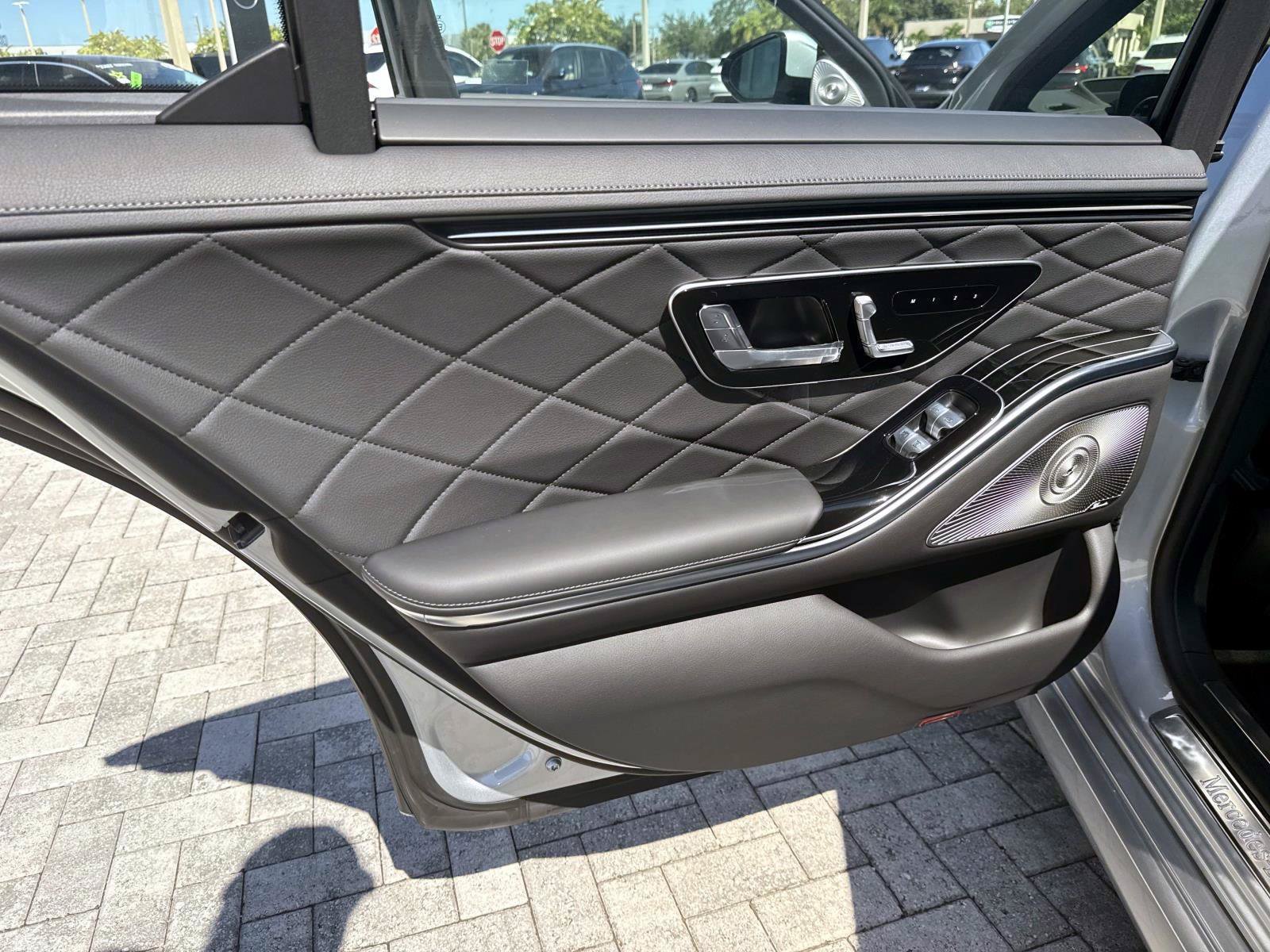New 2027 Mercedes-Benz S 580 4MATIC Sedan image 11
