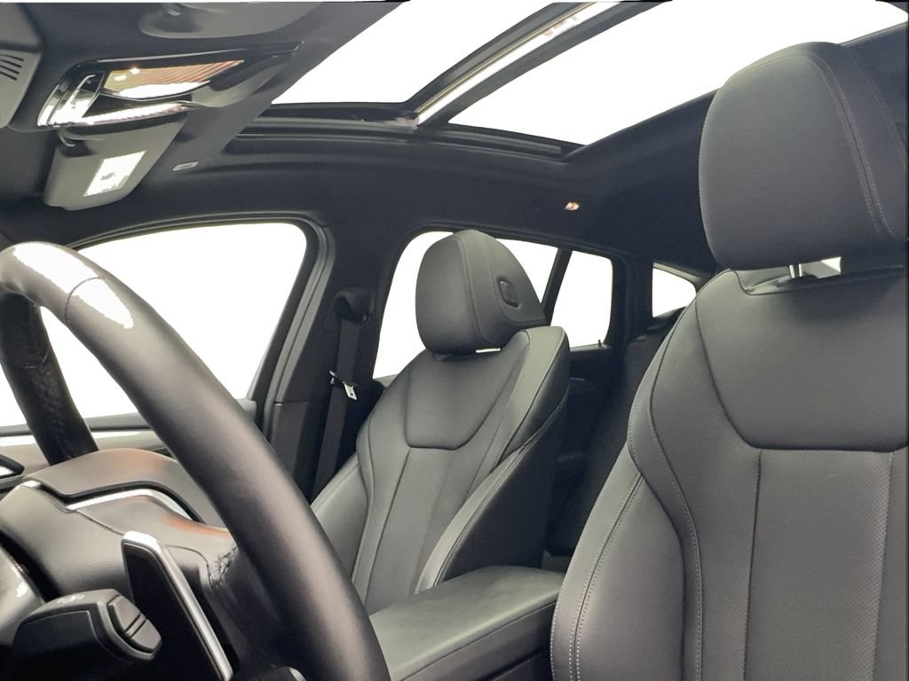 Used 2025 BMW X4 xDrive30i image 25