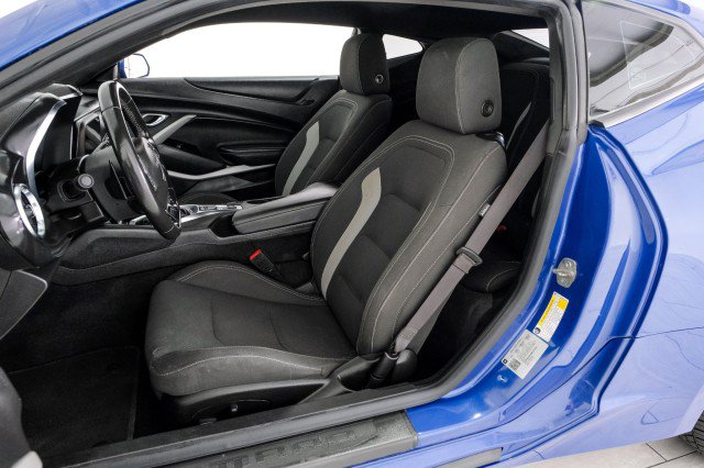 Used 2021 Chevrolet Camaro LT w/ Technology Package RWD image 29