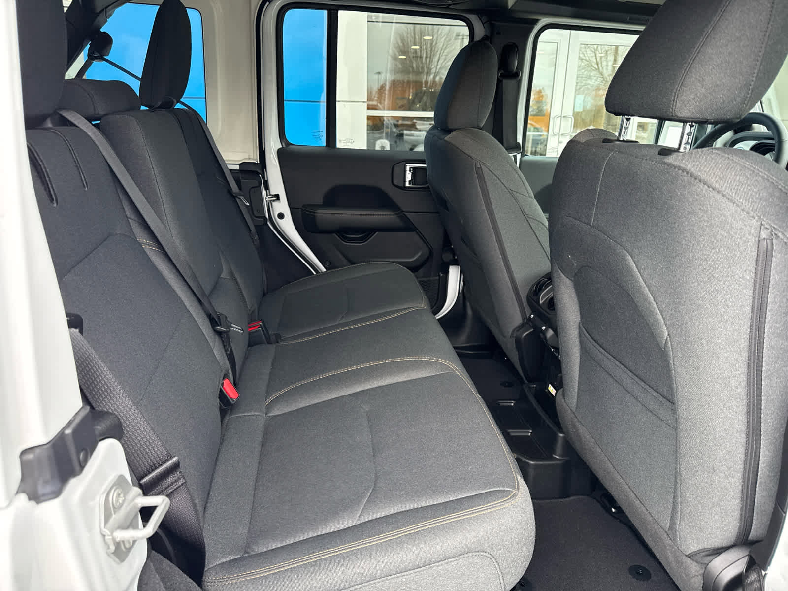 Used 2025 Jeep Wrangler Sahara w/ Safety Group image 5