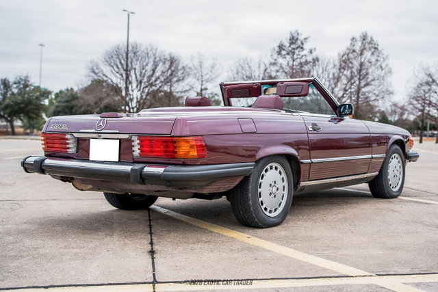 Used 1988 Mercedes-Benz 560 SL image 8