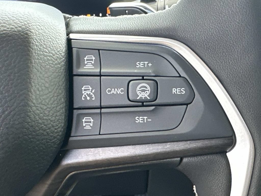 New 2026 Jeep Grand Cherokee Altitude AWD/4WD image 28