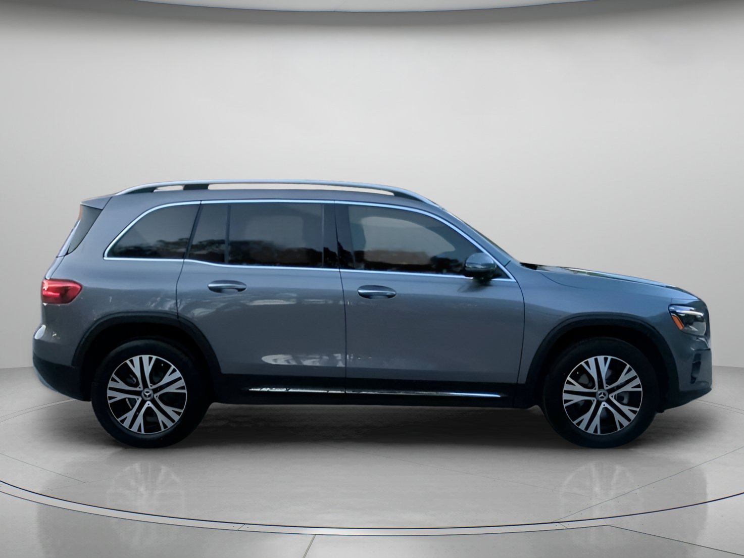 Used 2026 Mercedes-Benz GLB 250 w/ Exclusive Package image 32