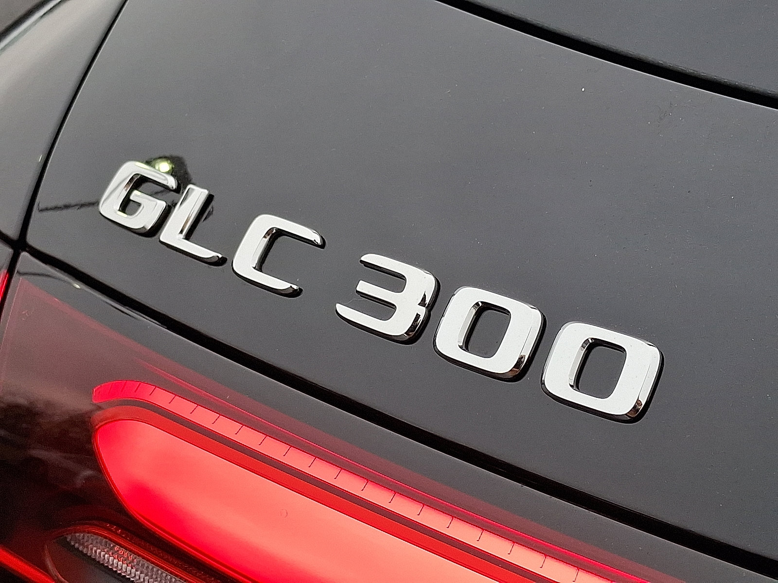 Used 2026 Mercedes-Benz GLC 300 4MATIC image 23