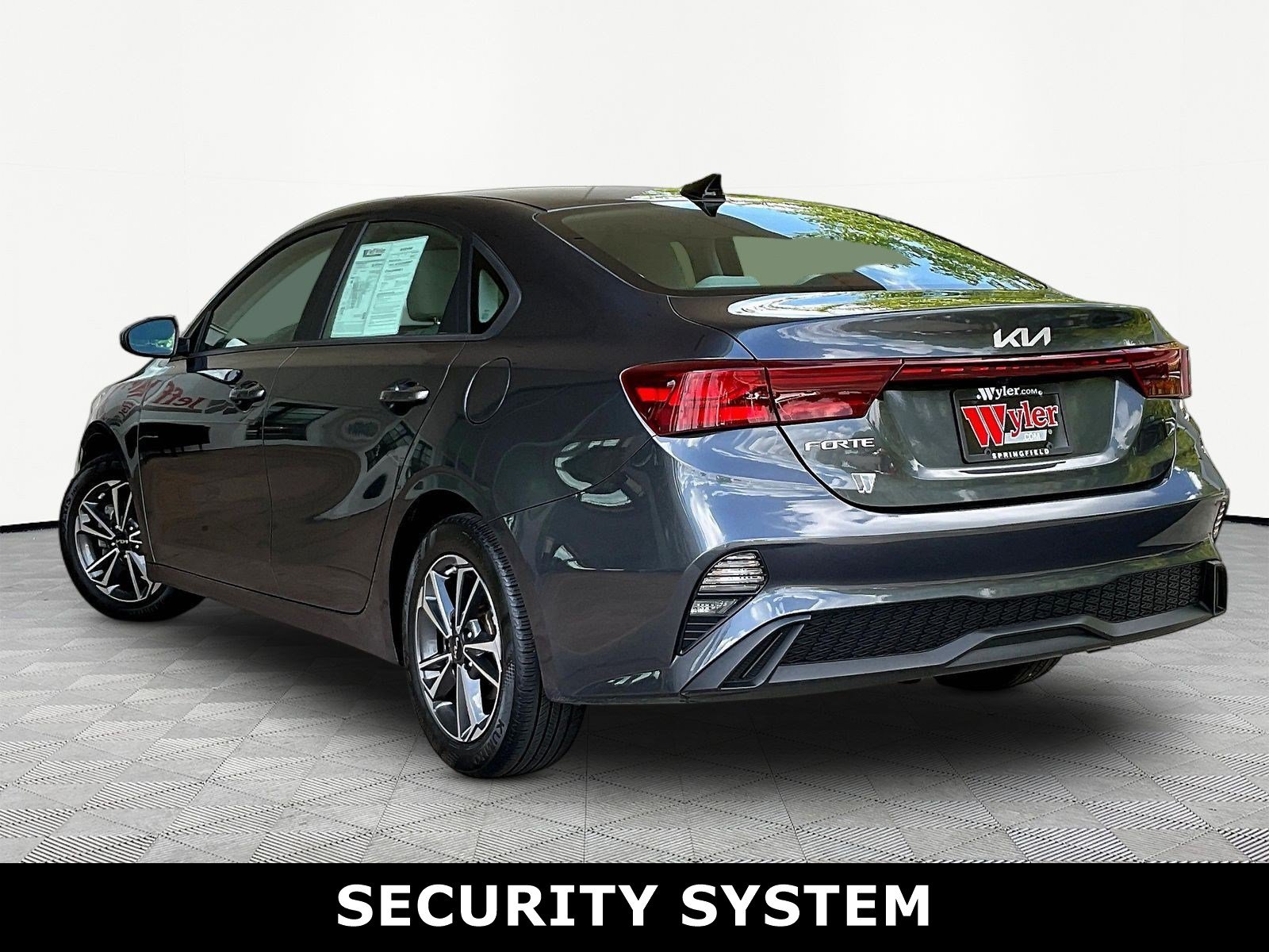 Used 2023 Kia Forte LXS FWD image 4