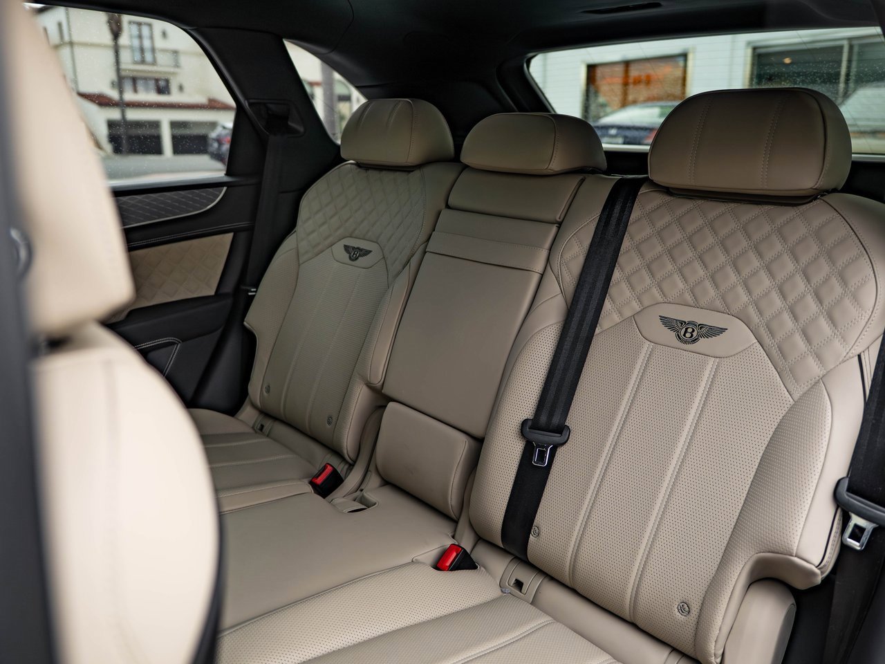 Used 2022 Bentley Bentayga image 30