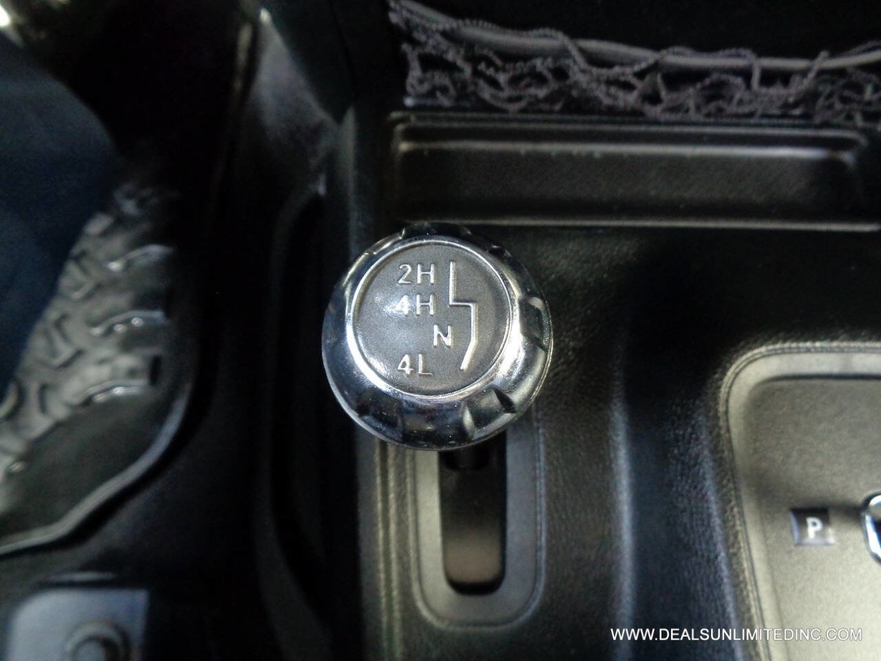 Used 2018 Jeep Wrangler Unlimited Sahara image 10