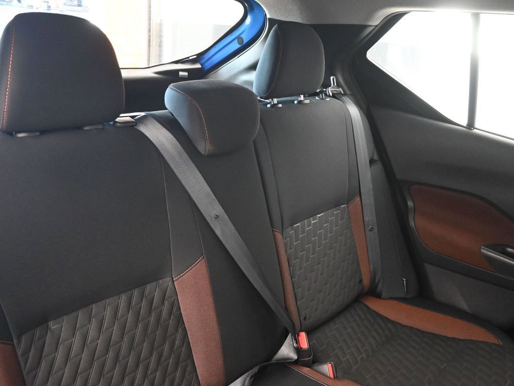 Used 2023 Nissan Kicks SR image 14