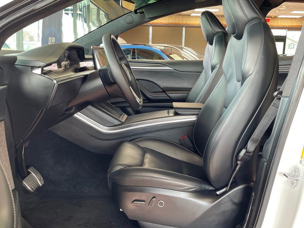 Used 2022 Tesla Model X Plaid image 12