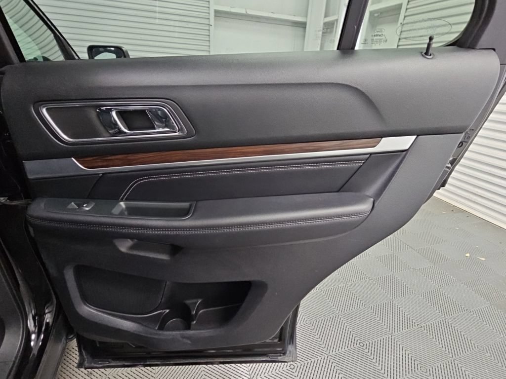 Used 2018 Ford Explorer Limited w/ Equipment Group 301A AWD/4WD image 41
