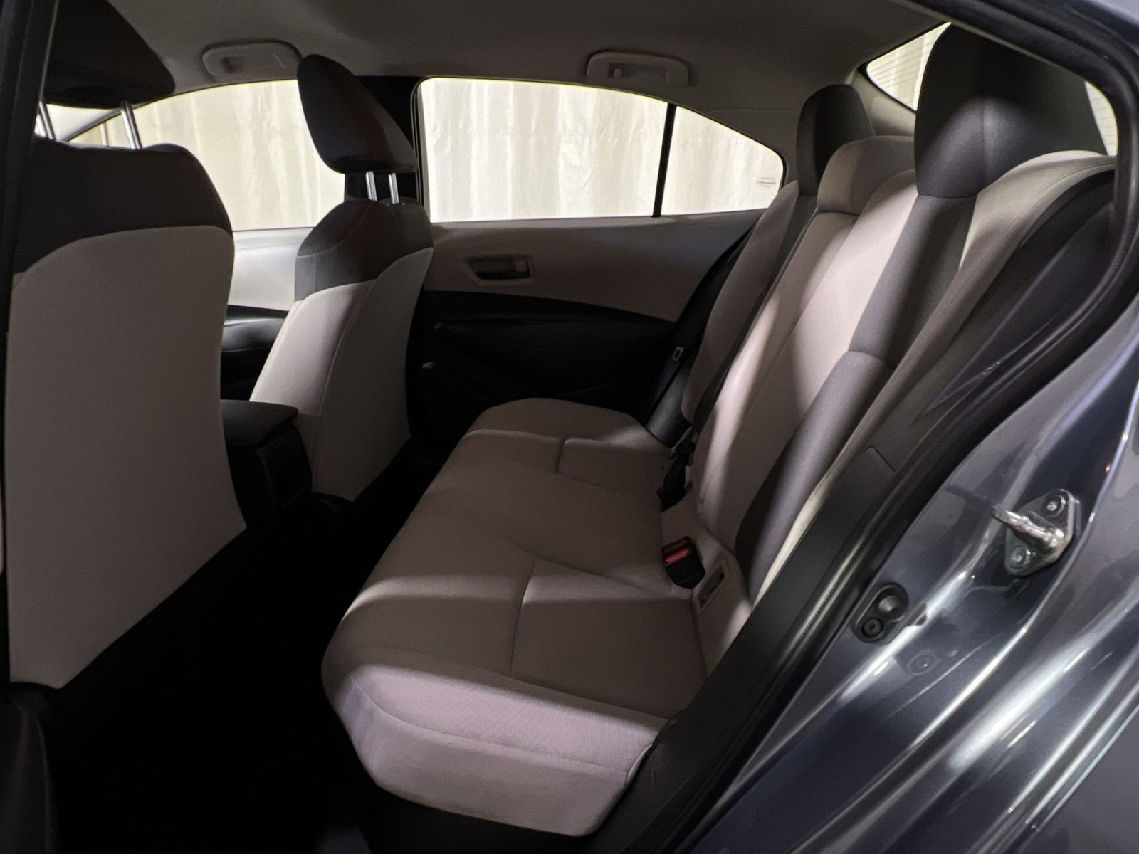 Used 2022 Toyota Corolla LE FWD image 40