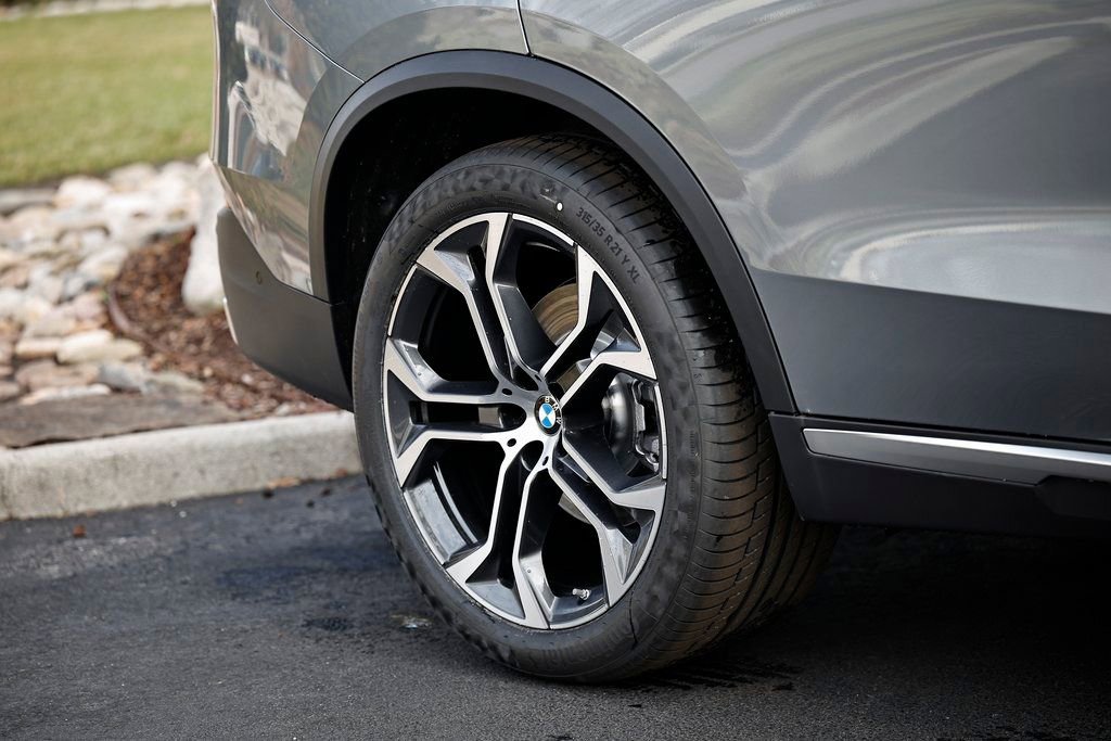New 2026 BMW X5 xDrive40i w/ Executive Package image 6