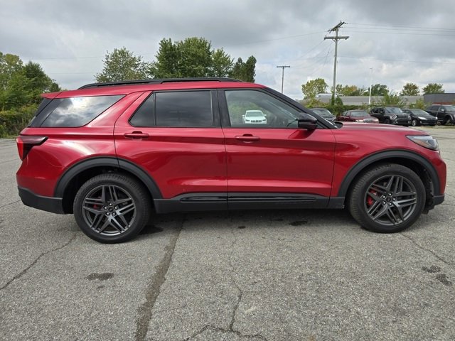 Used 2025 Ford Explorer ST w/ Sun And Sound Package image 2