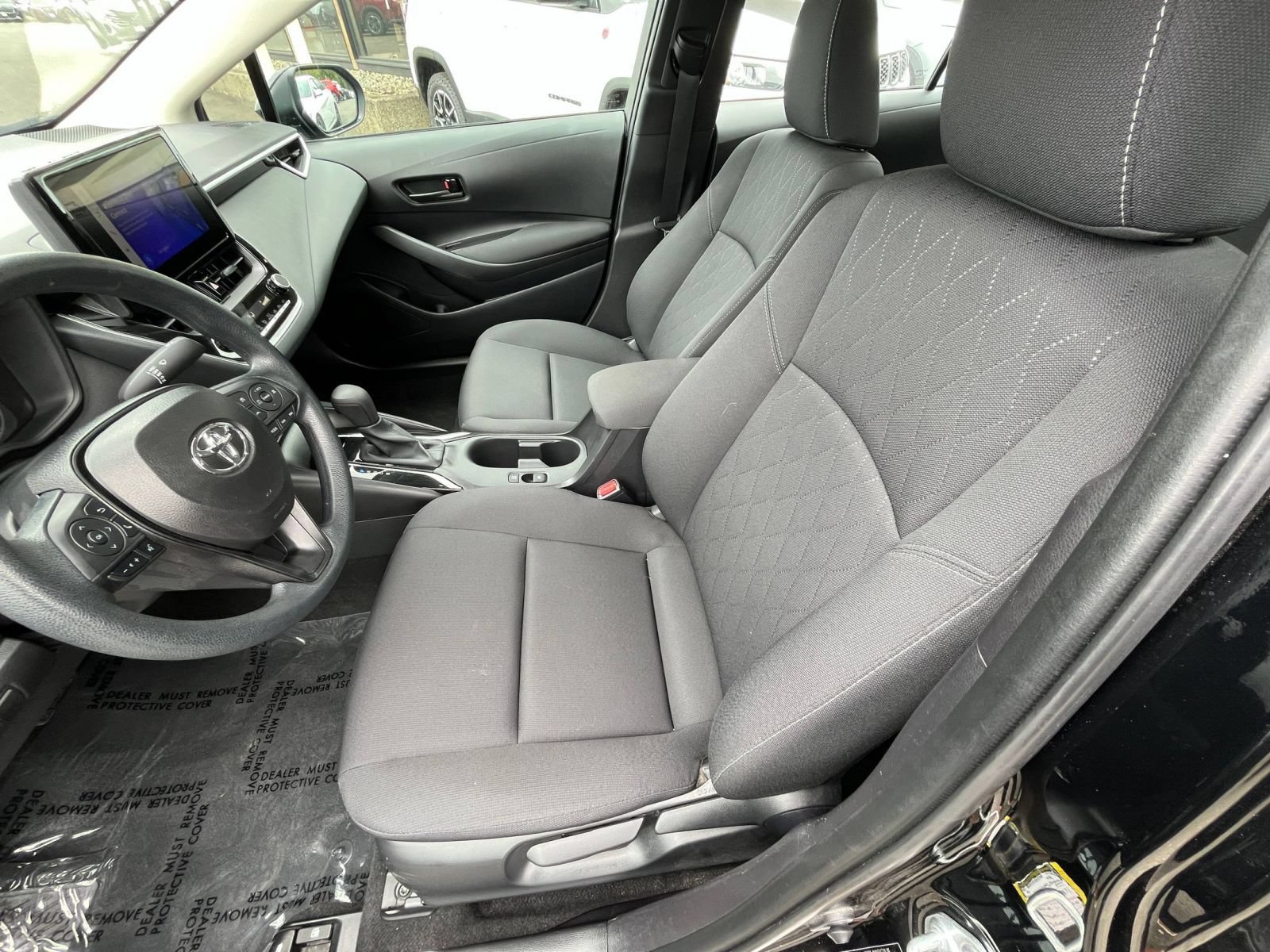 Used 2025 Toyota Corolla LE FWD image 27