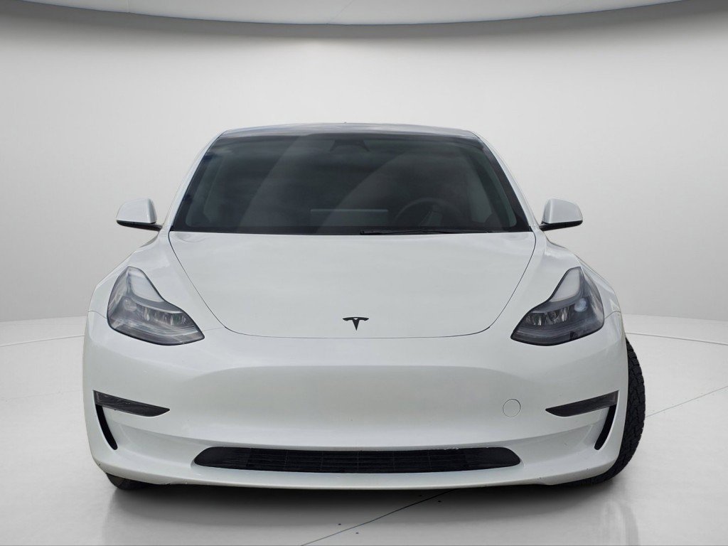 Used 2023 Tesla Model 3 Standard Range image 3