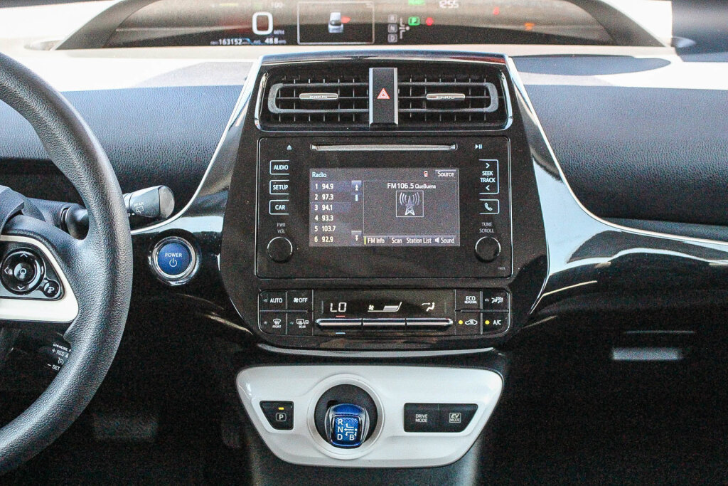 Used 2016 Toyota Prius Two FWD image 3