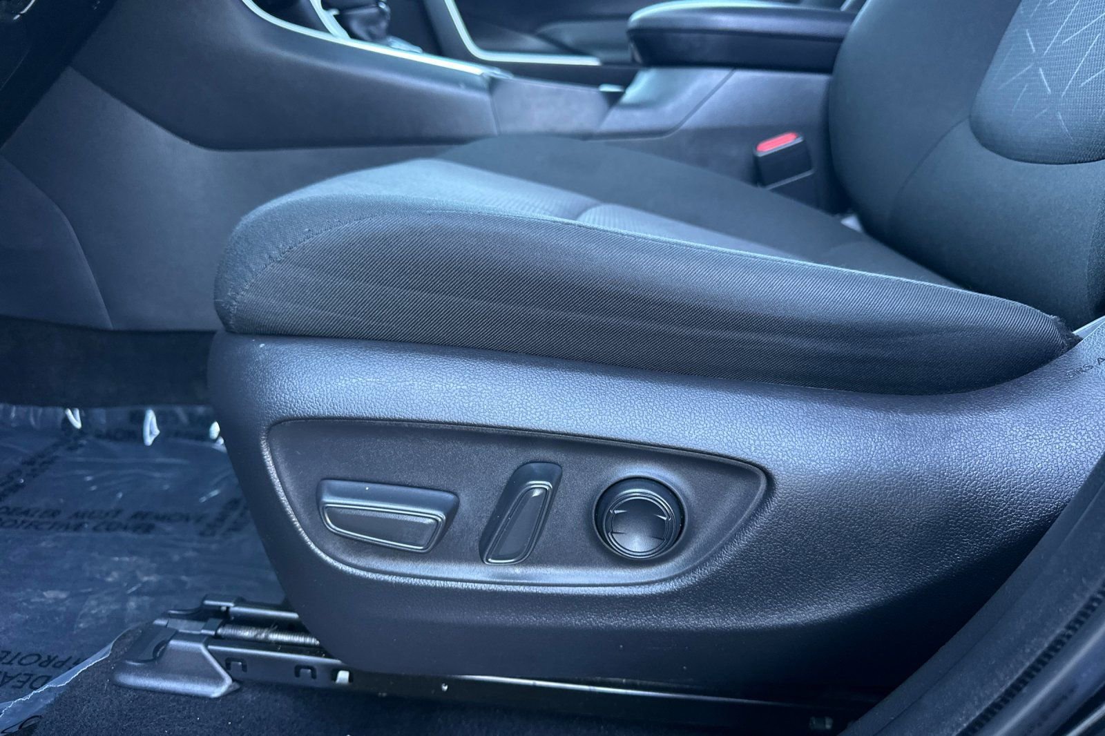 Used 2022 Toyota RAV4 XLE w/ Convenience Package image 13