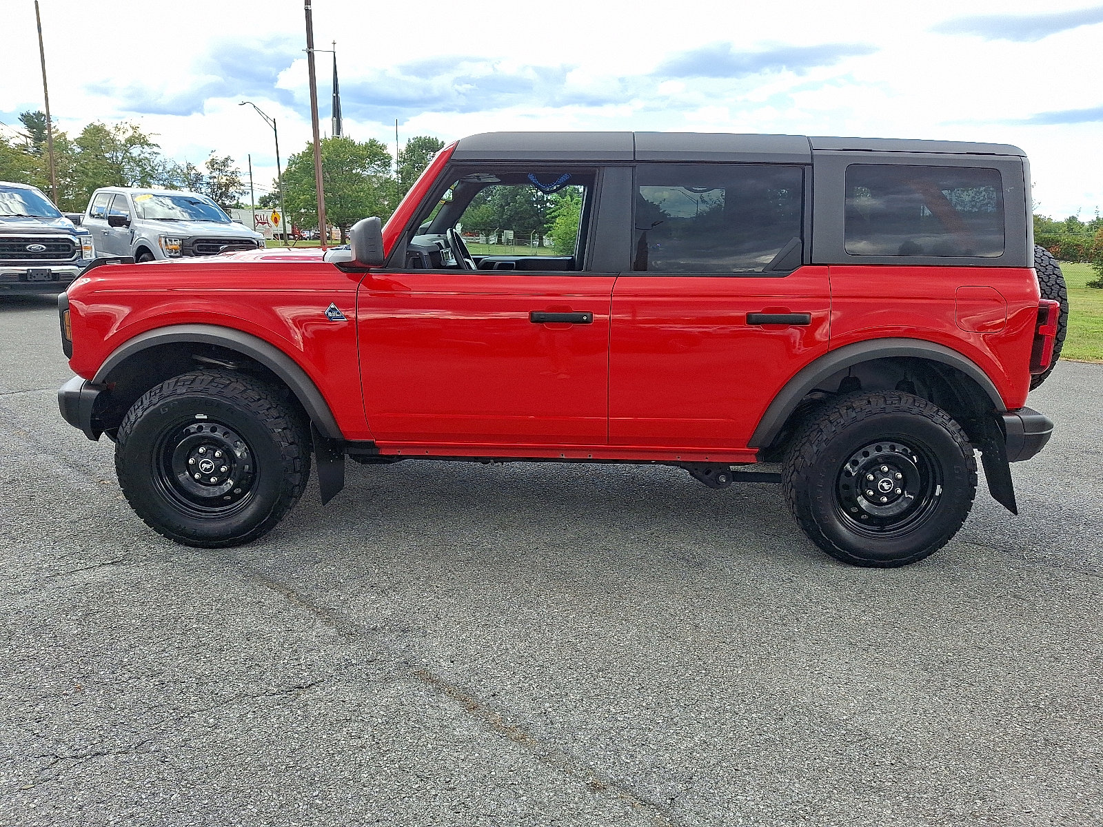 Used 2023 Ford Bronco Black Diamond image 4