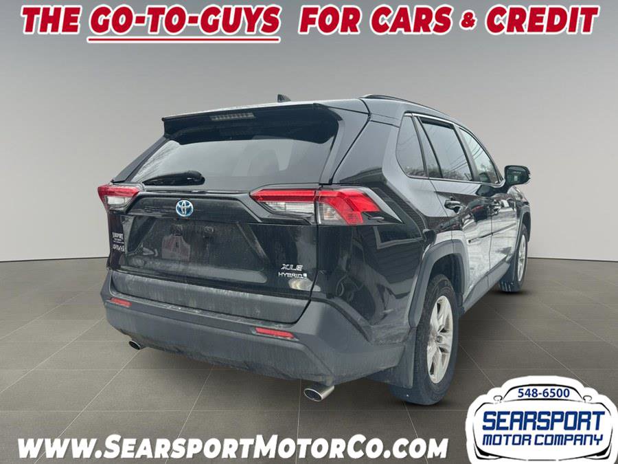 Used 2020 Toyota RAV4 XLE image 4