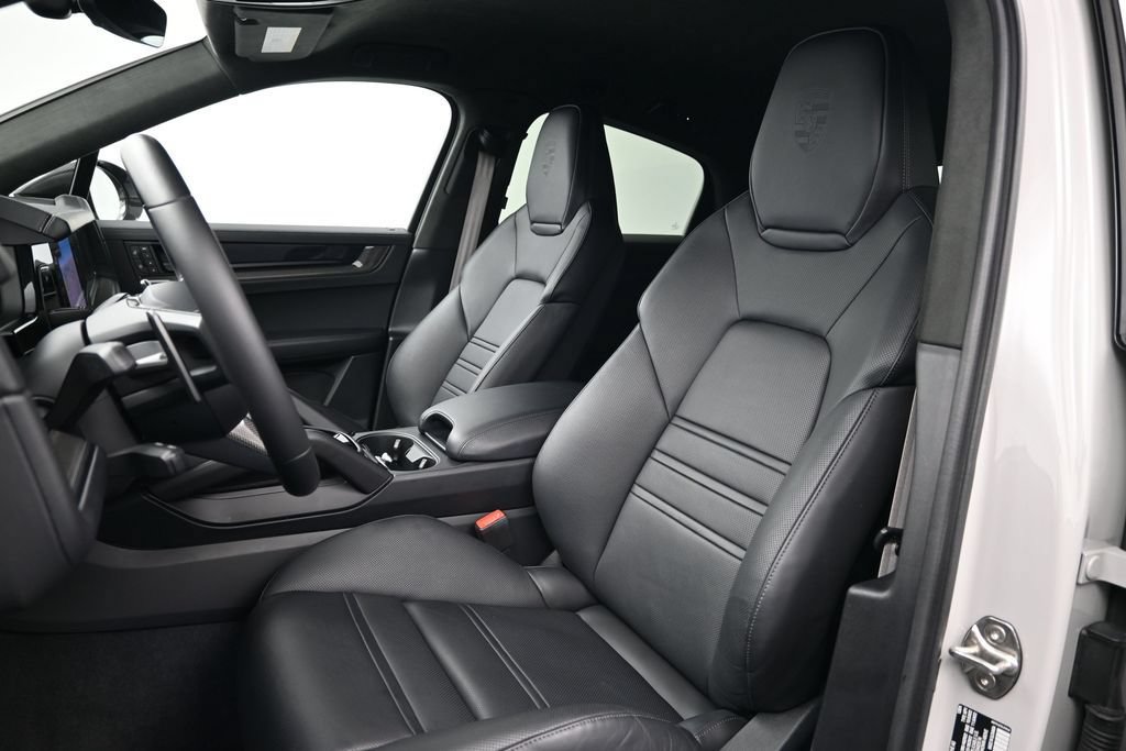 Certified 2025 Porsche Cayenne Turbo GT AWD/4WD image 5