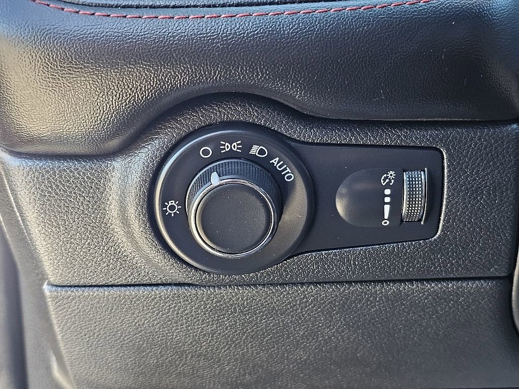 Used 2025 Dodge Durango GT image 29