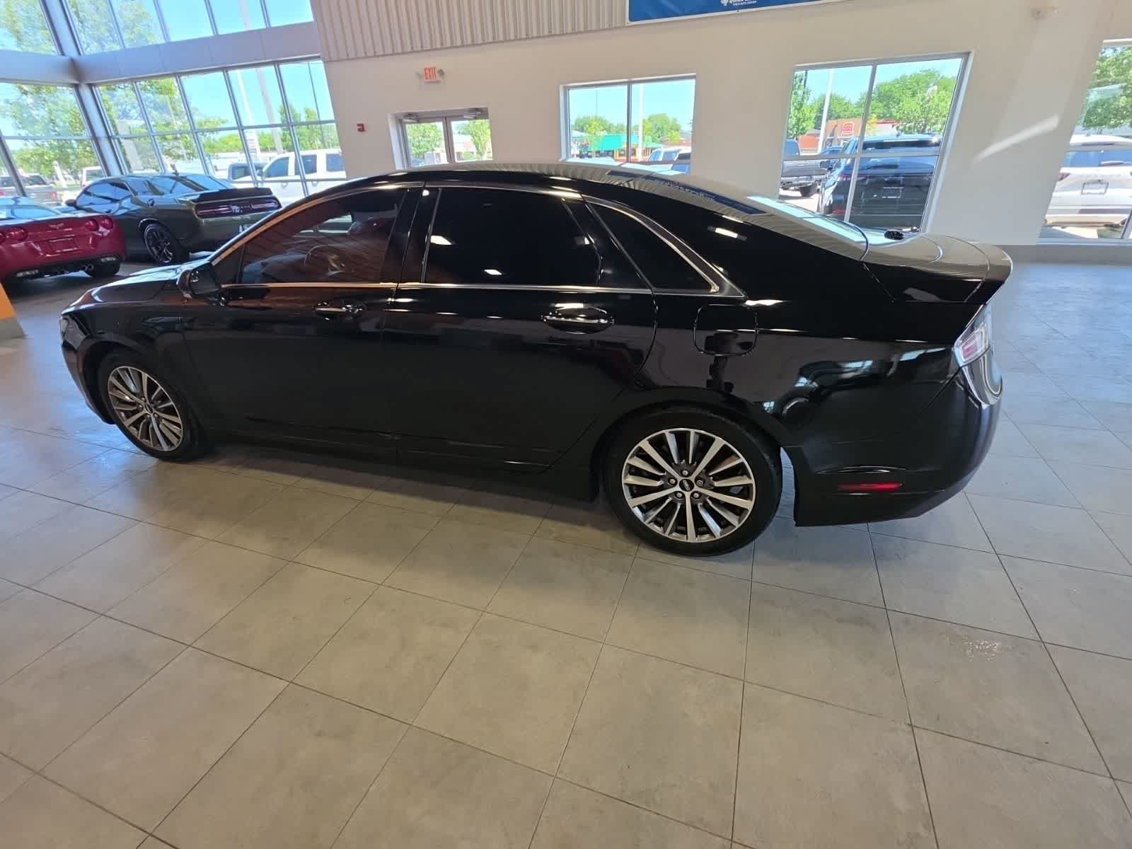 Used 2018 Lincoln MKZ Premiere FWD image 12