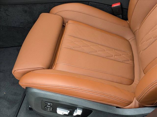 New 2026 BMW X5 xDrive50e w/ Executive Package AWD/4WD image 4