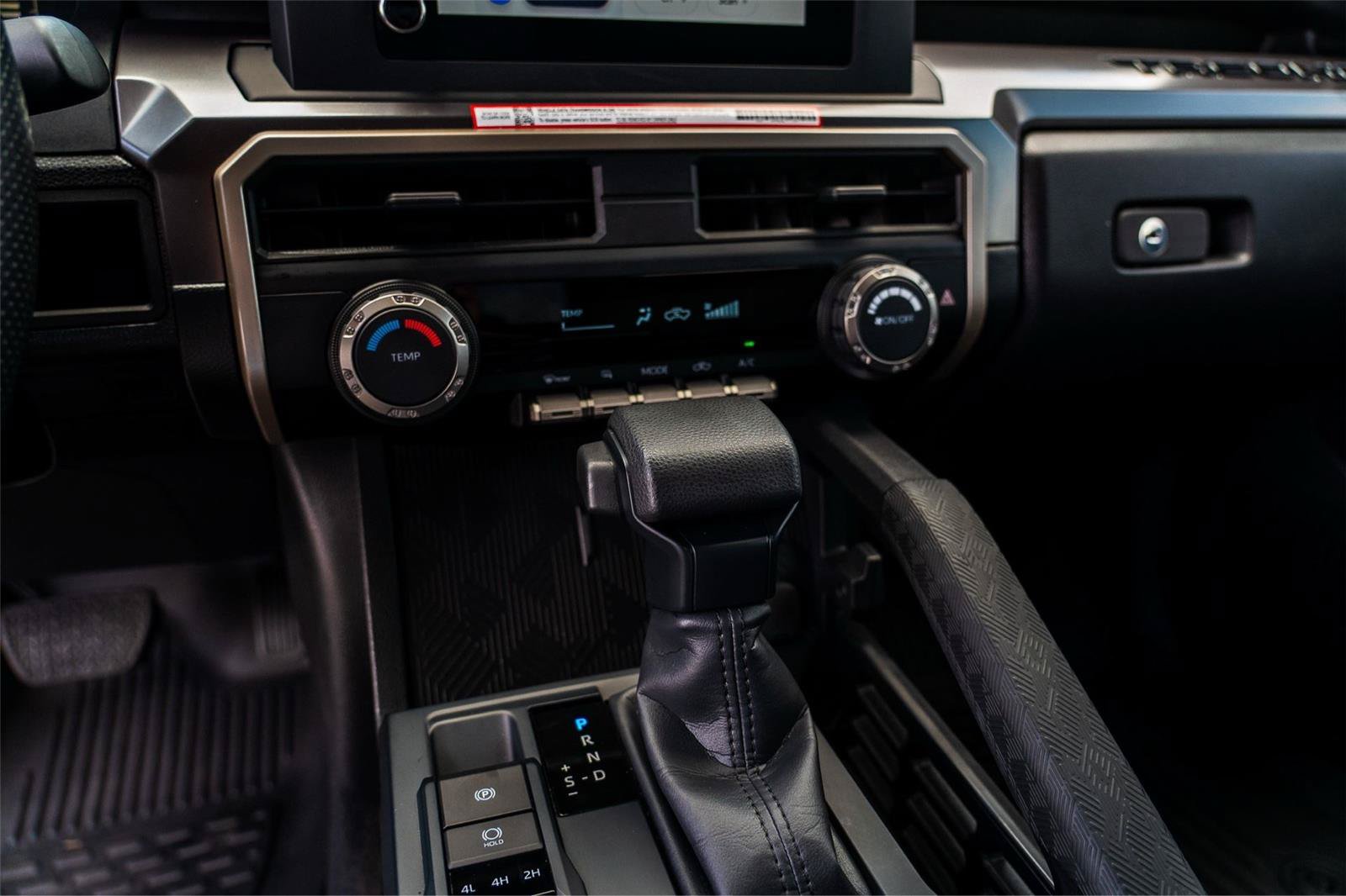 Used 2025 Toyota Tacoma SR5 AWD/4WD image 19