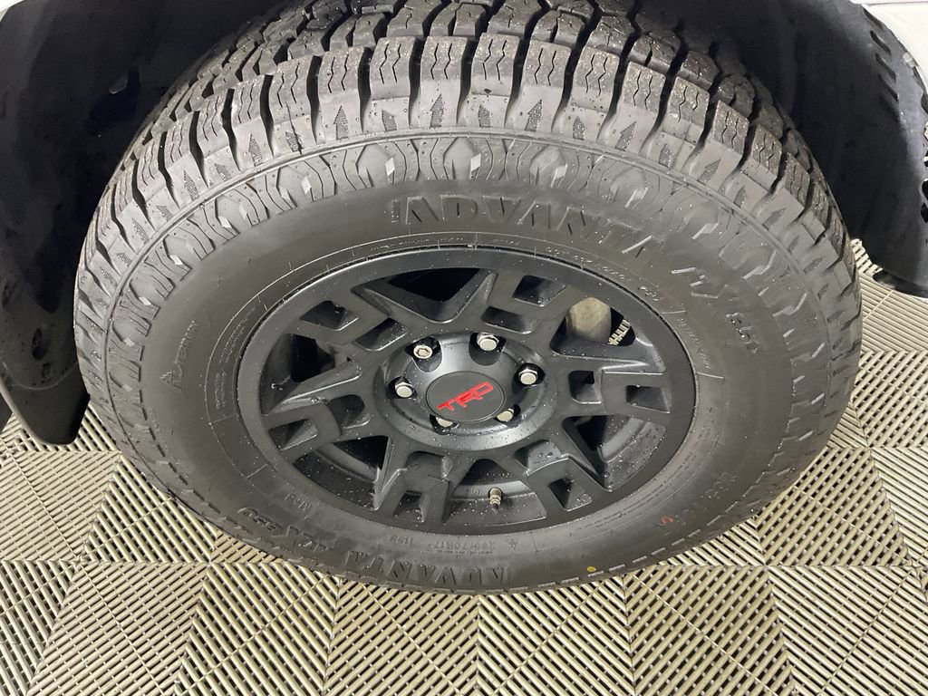 Used 2021 Toyota 4Runner Venture w/ Moonroof Package image 11