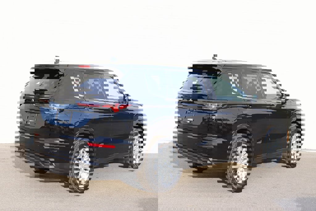 New 2025 Mitsubishi Outlander ES image 2