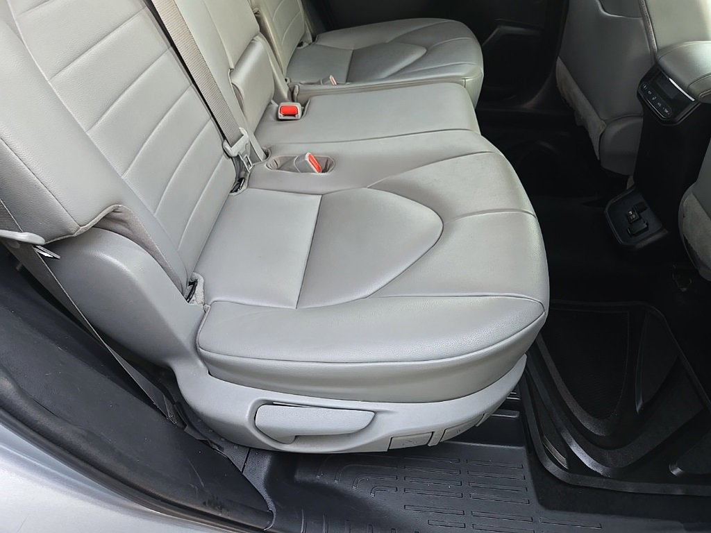 Used 2021 Toyota Highlander XLE image 94