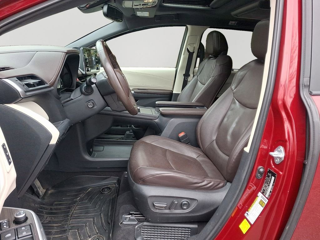 Used 2022 Toyota Sienna Platinum image 14