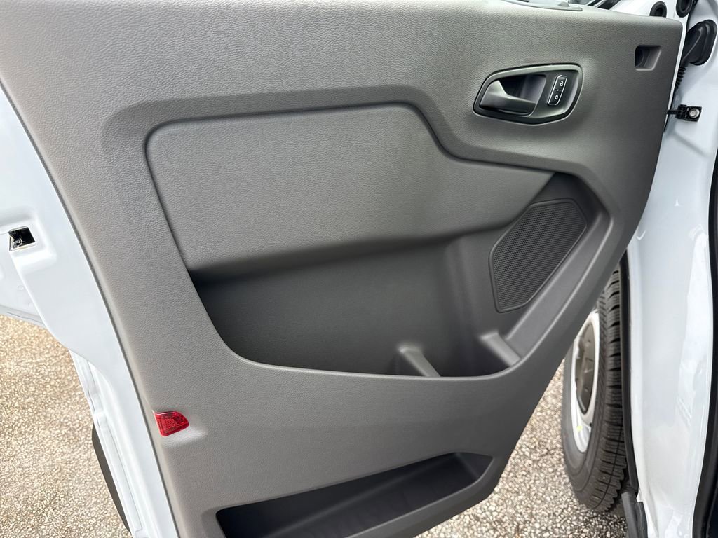 New 2026 Ford Transit 250 148 Medium Roof RWD image 18