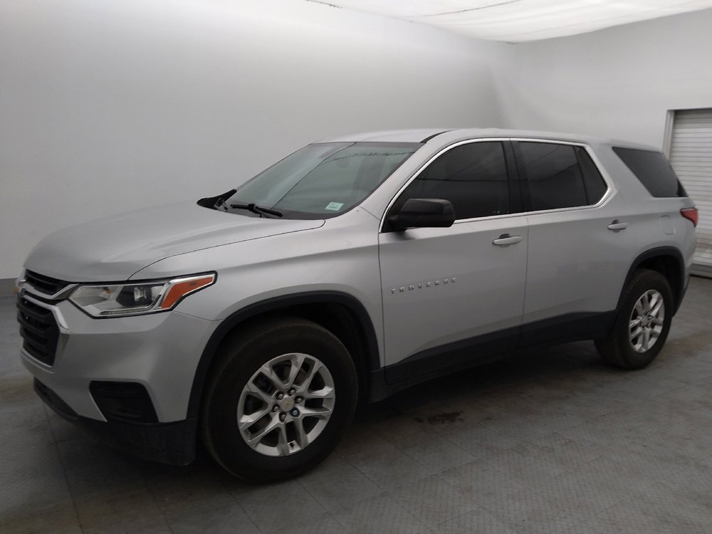 Used 2021 Chevrolet Traverse LS FWD image 2