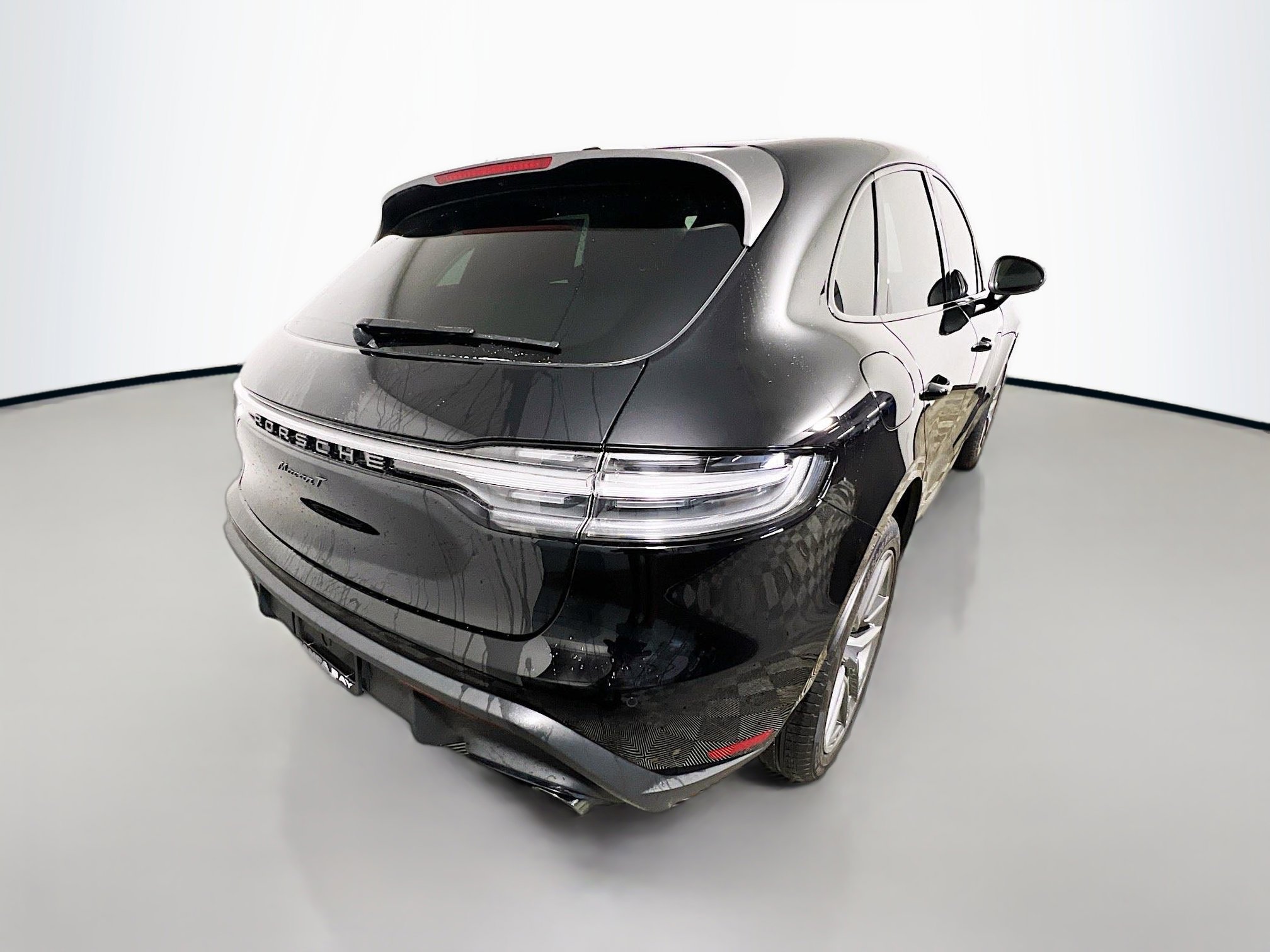 Used 2025 Porsche Macan Turbo image 4