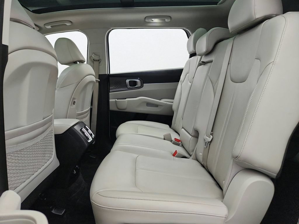 Used 2021 Kia Sorento S w/ Panoramic Sunroof Package AWD/4WD image 21