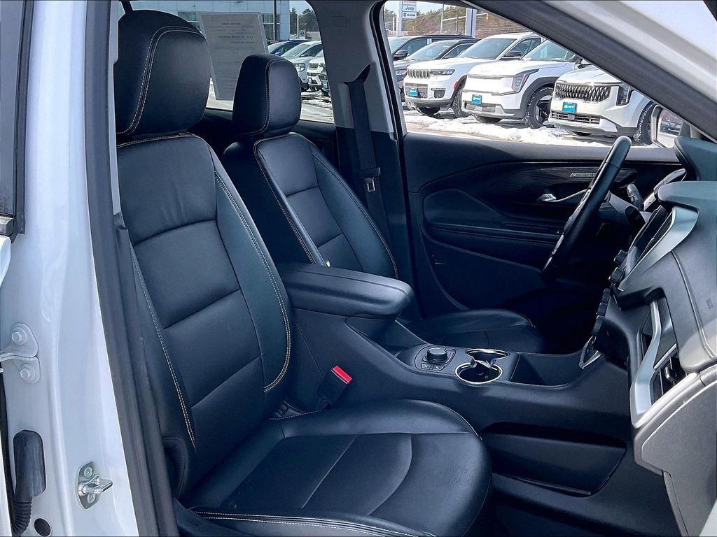 Used 2024 GMC Terrain SLT image 10
