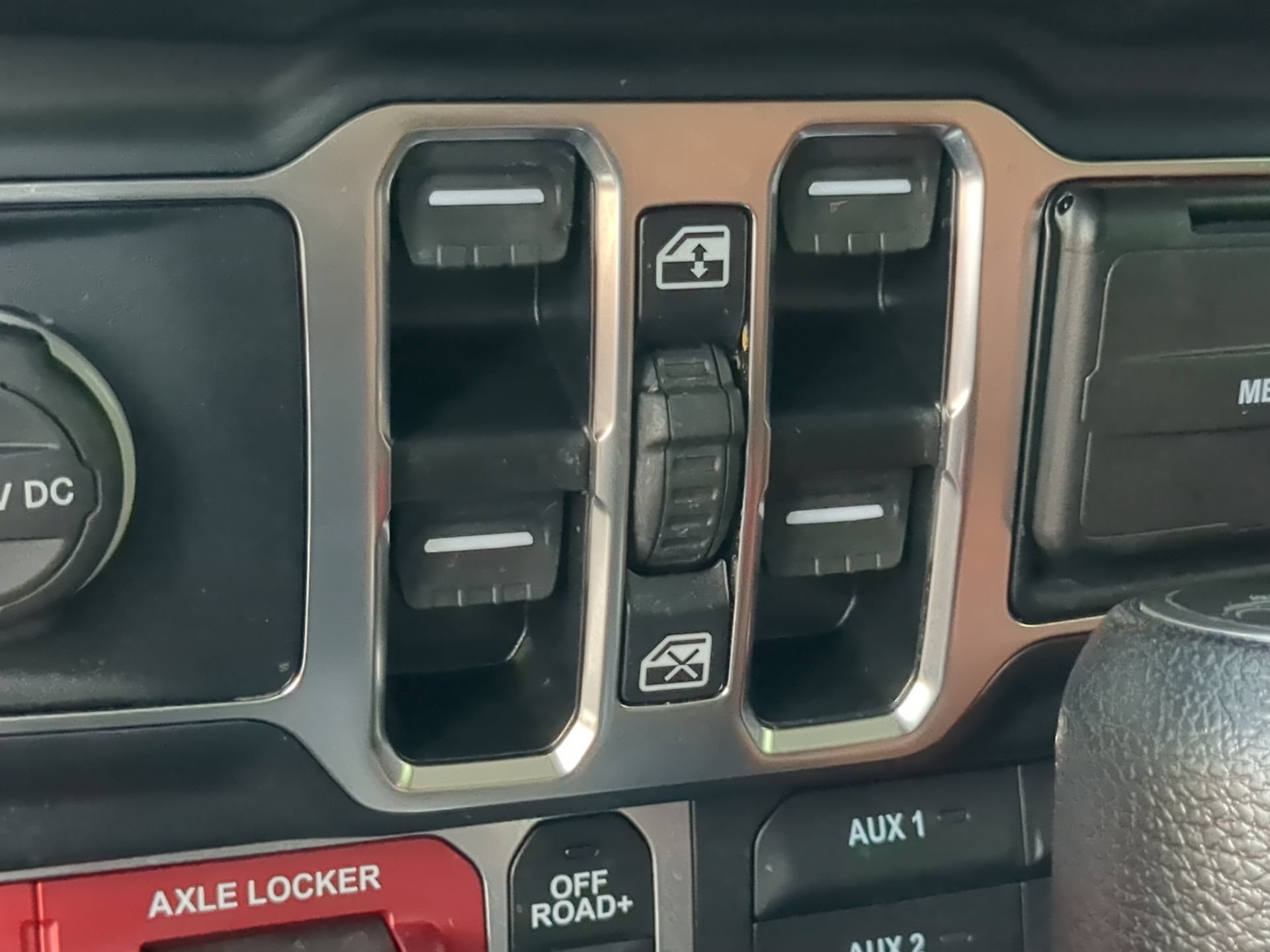 Used 2024 Jeep Gladiator Sport AWD/4WD image 55