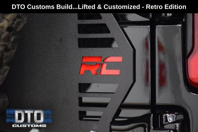 Used 2025 Jeep Wrangler Unlimited Rubicon w/ Convenience Group AWD/4WD image 23