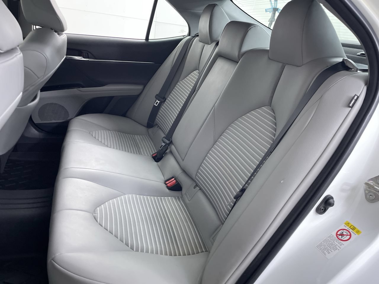 Used 2018 Toyota Camry SE w/ Audio Package FWD image 19