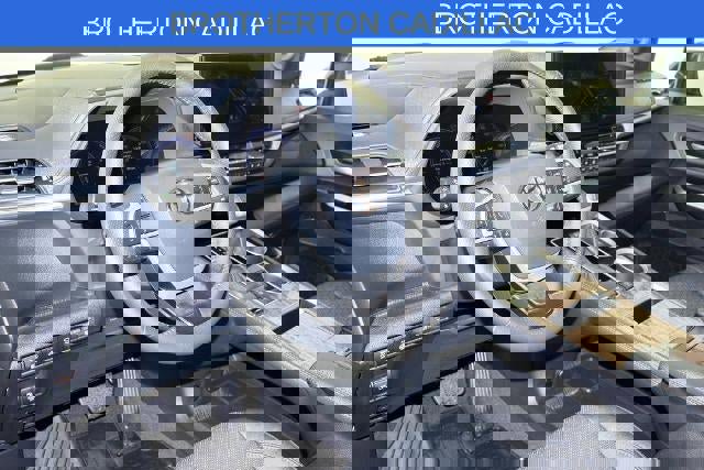 Used 2025 Toyota Sienna Platinum image 20