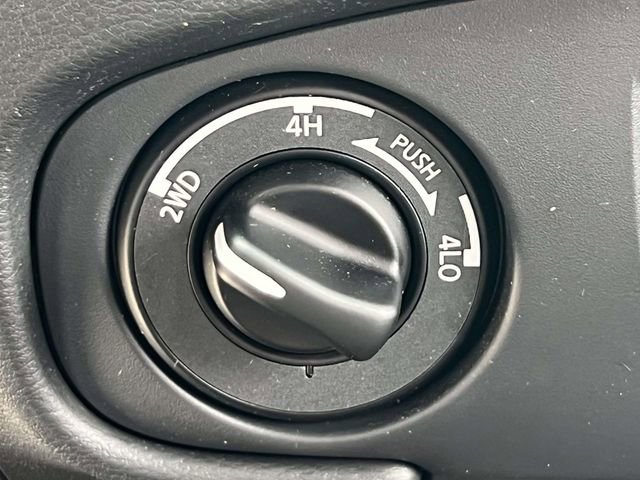 Used 2024 Nissan Frontier PRO-4X w/ Technology Package image 31