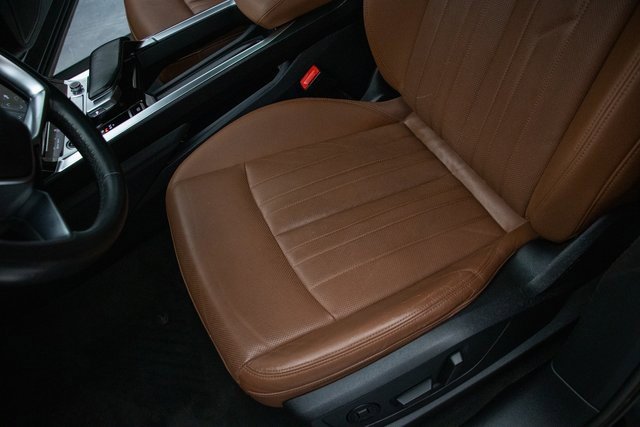 Used 2022 Audi e-tron Premium Plus w/ Premium Plus Package image 29