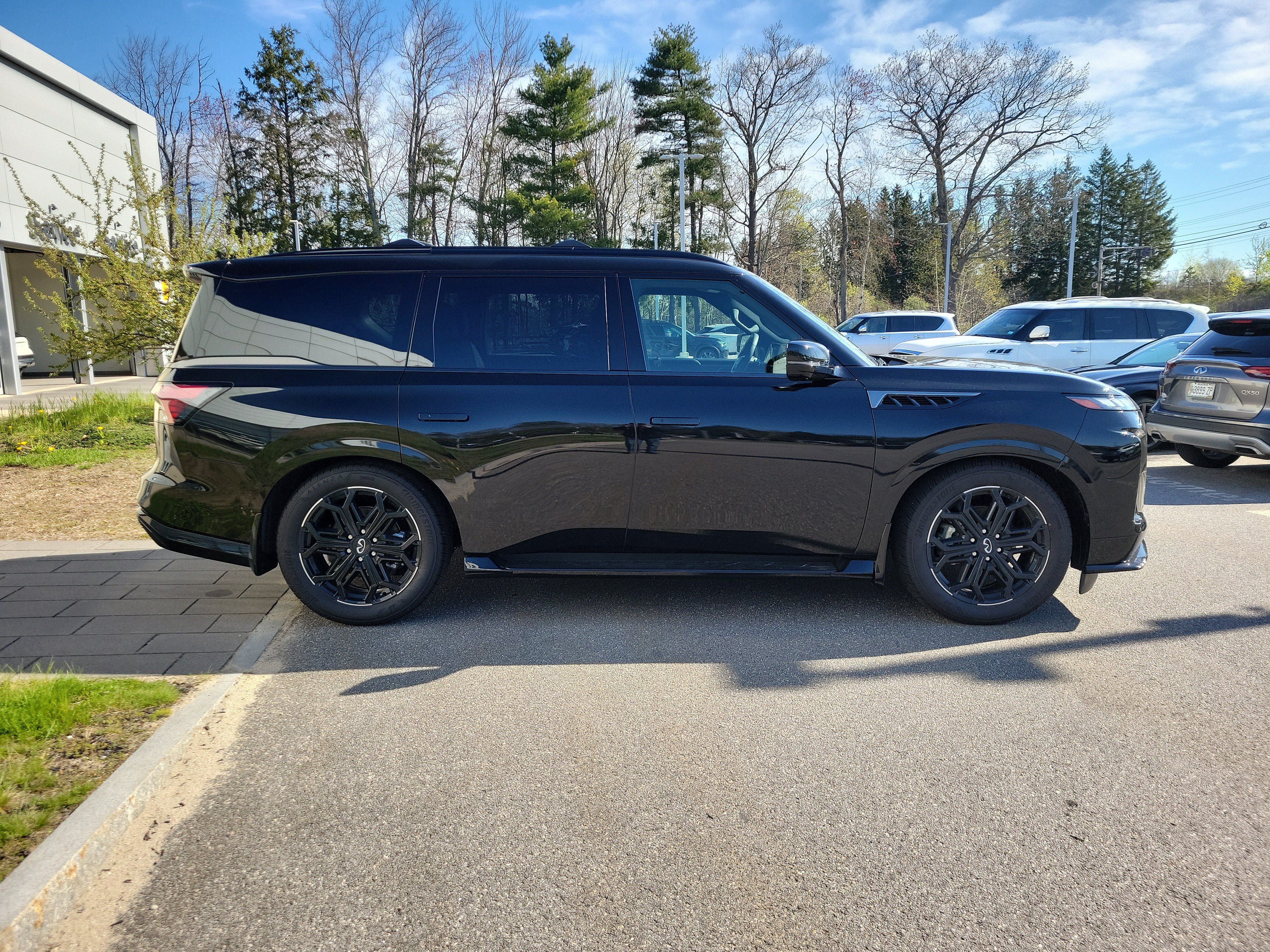Used 2026 INFINITI QX80 4WD image 8