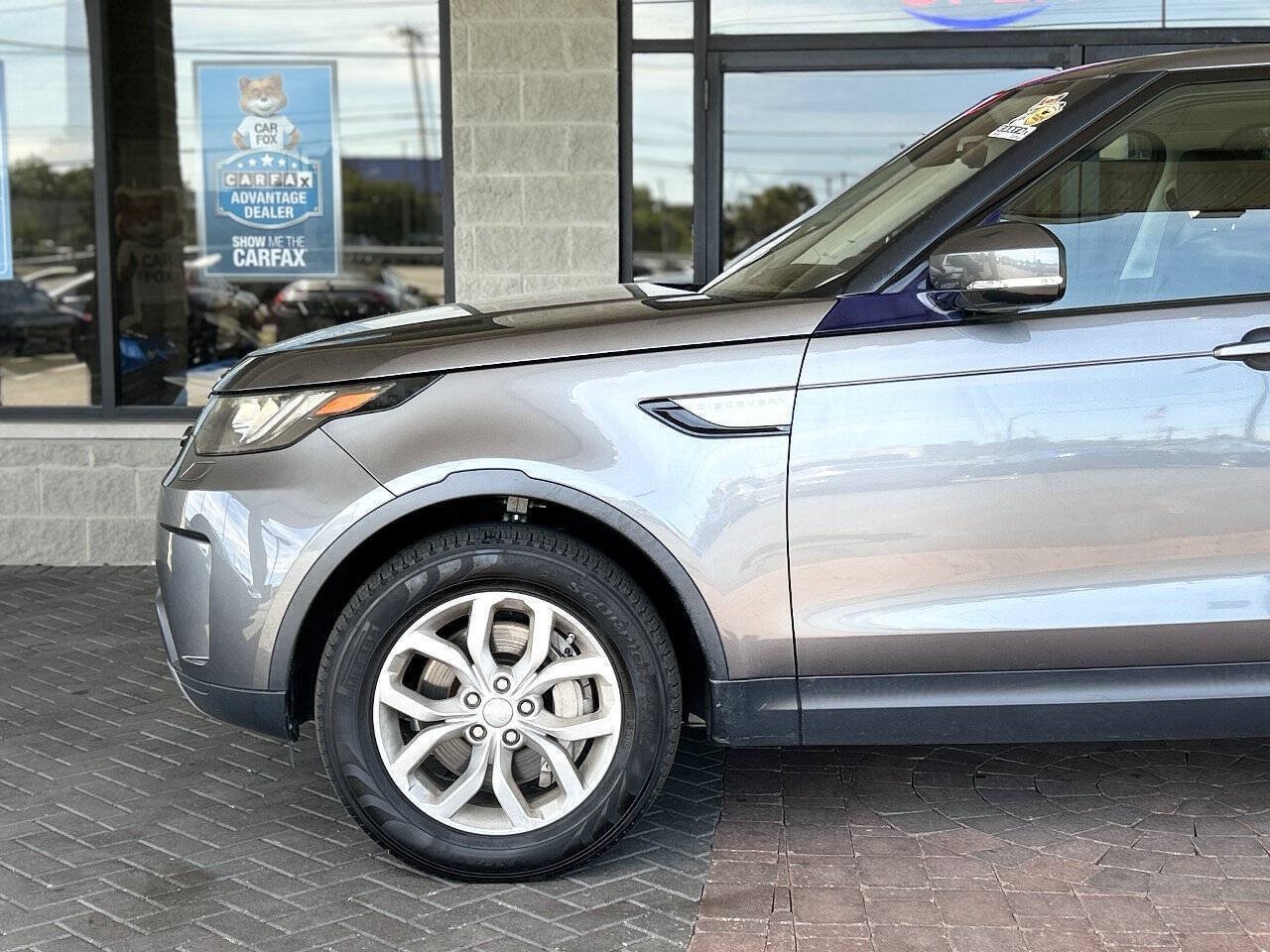 Used 2018 Land Rover Discovery SE AWD/4WD image 92