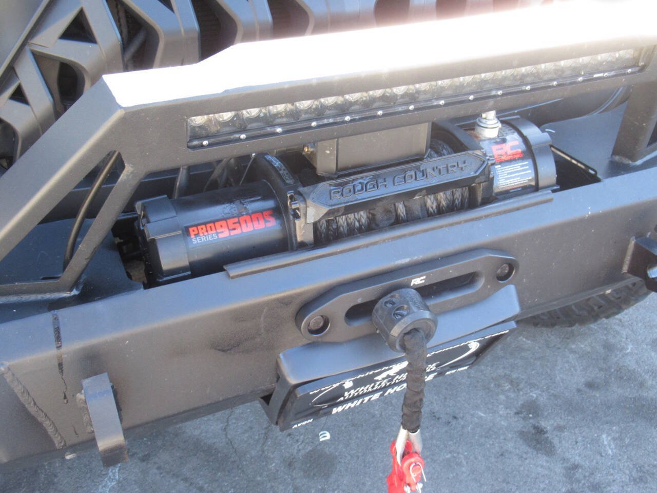 Used 2022 Jeep Wrangler Unlimited Rubicon w/ LED Lighting Group AWD/4WD image 4